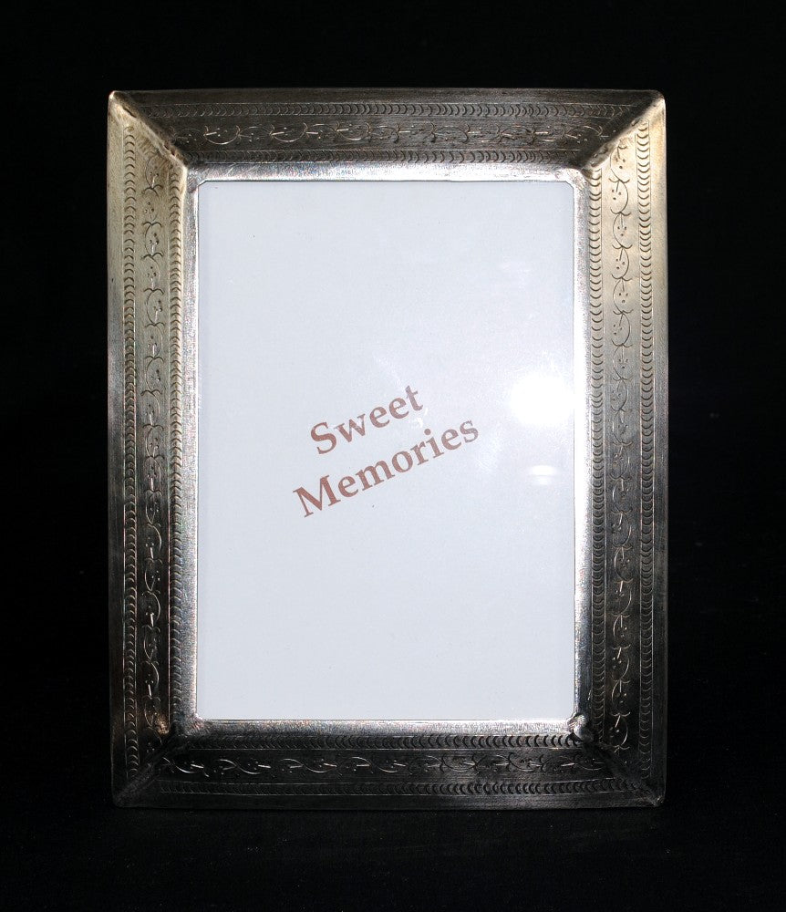 Photo Frame Etched Border  7.5